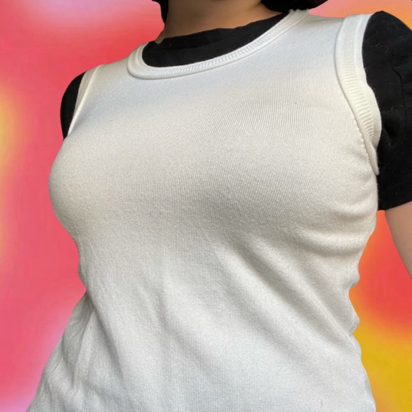 Whit Calvin Klein sweater vest - Picture 2 of 2